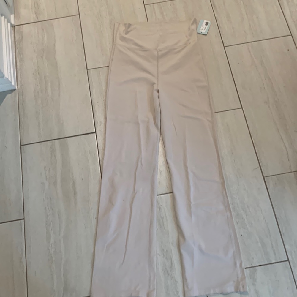 Jewel Toffier fashion pant. Soft yoga pants size medium.  Color cement